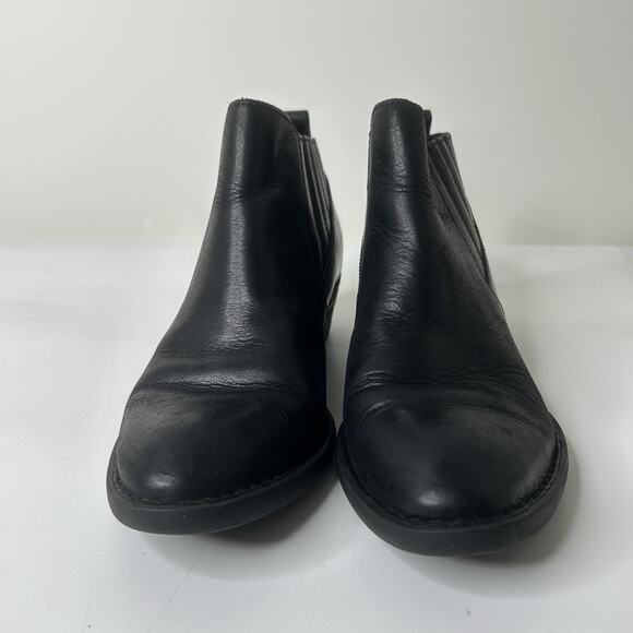 Born Boots Women's 7 M Beebe F29403 Black Leather Almond Toe Ankle Booties - Picture 2 of 7